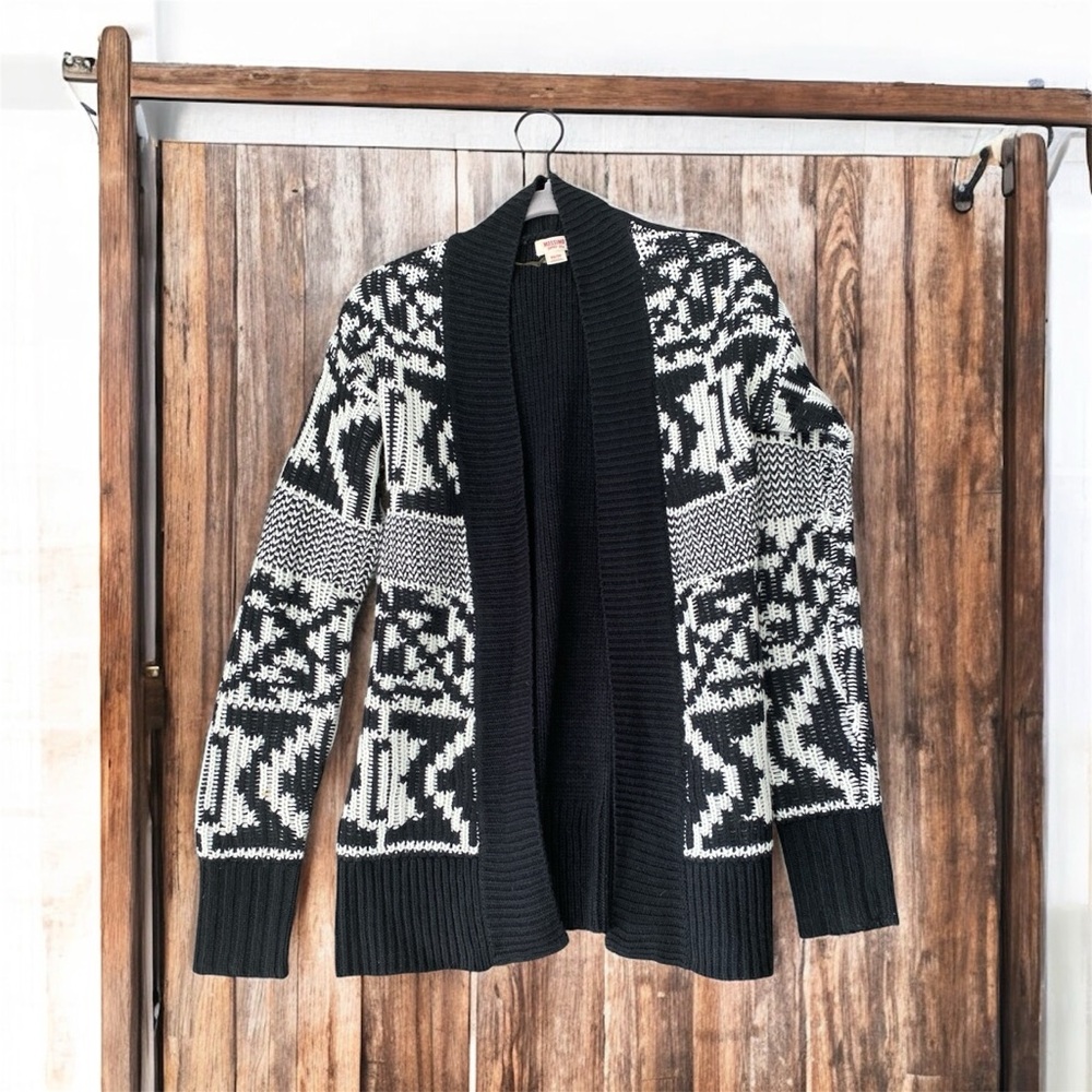 Black And White Open-Front Patterned Cardigan - image 1